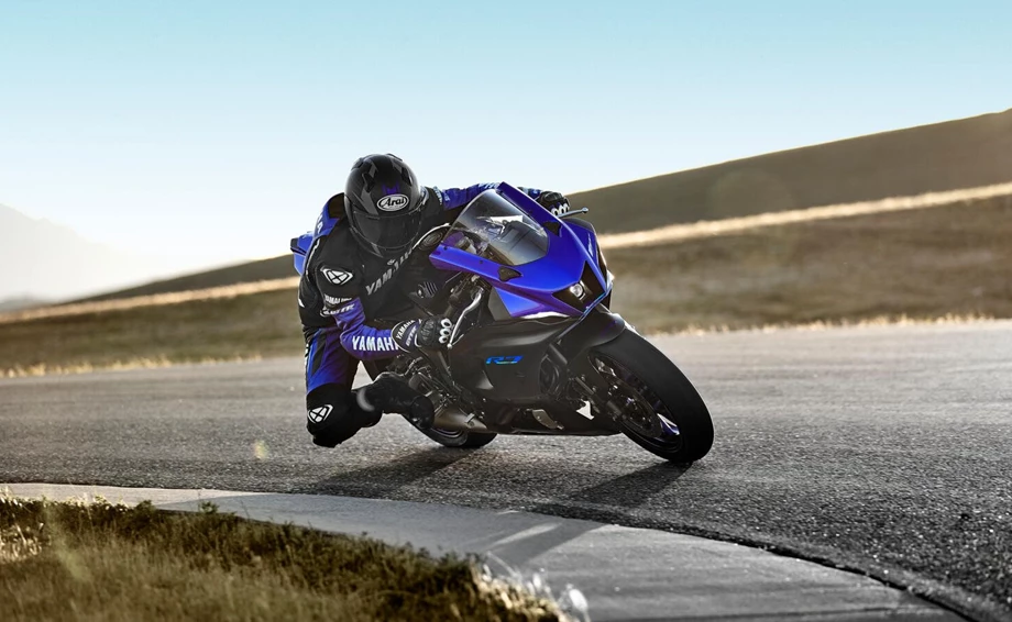Yamaha R7 Bild 21: Yamaha R7