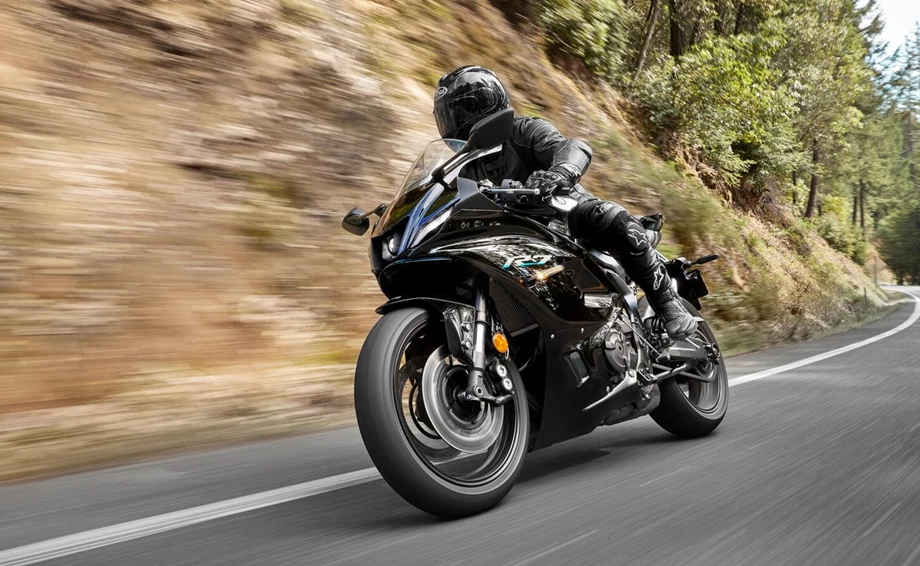 Yamaha R7 Bild 22: Yamaha R7