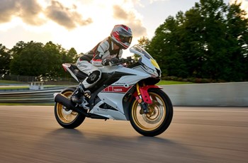 Yamaha R125 World GP 60th Anniversary 2021 - Bild 15 Yamaha R125 World GP 60th Anniversary 2021 - Bild 15
