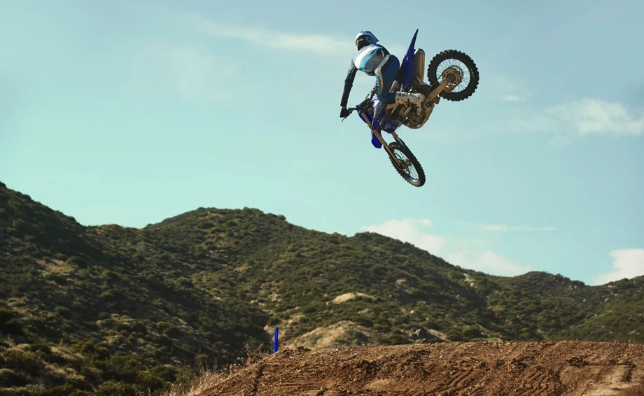 Yamaha YZ450F Bild 5: Yamaha YZ450F