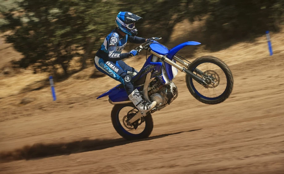 Yamaha YZ450F Bild 7: Yamaha YZ450F