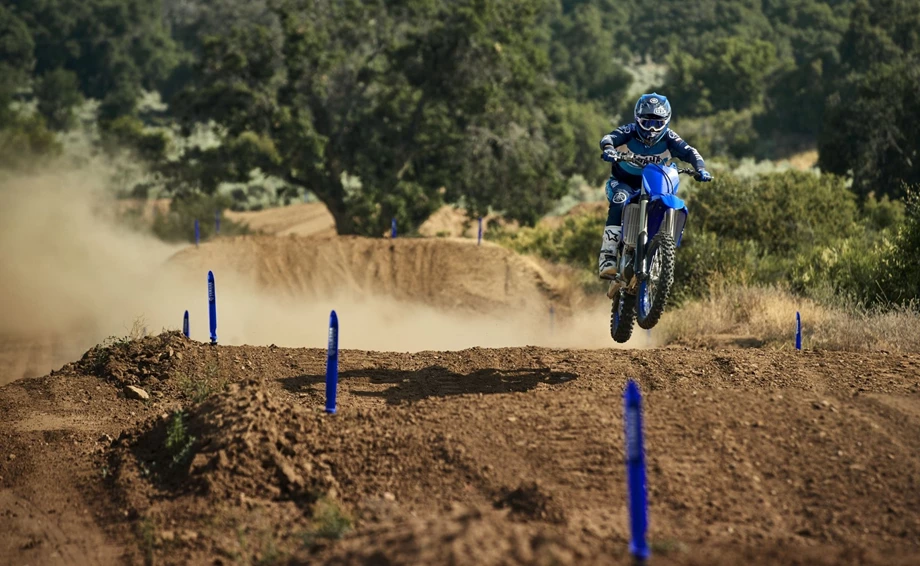 Yamaha YZ450F Bild 8: Yamaha YZ450F
