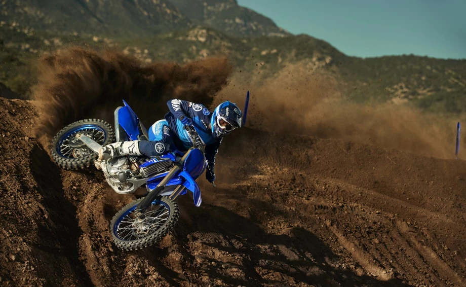 Yamaha YZ450F Bild 9: Yamaha YZ450F