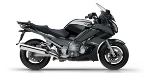 Fantic XMF 125 Performance 2021 vs Yamaha FJR1300A 2021