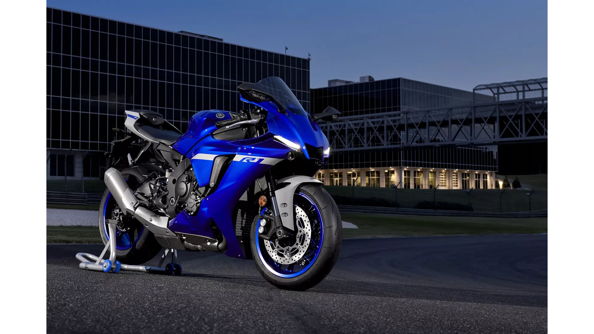 Yamaha R1 - Image 4 Yamaha R1 - Image 4