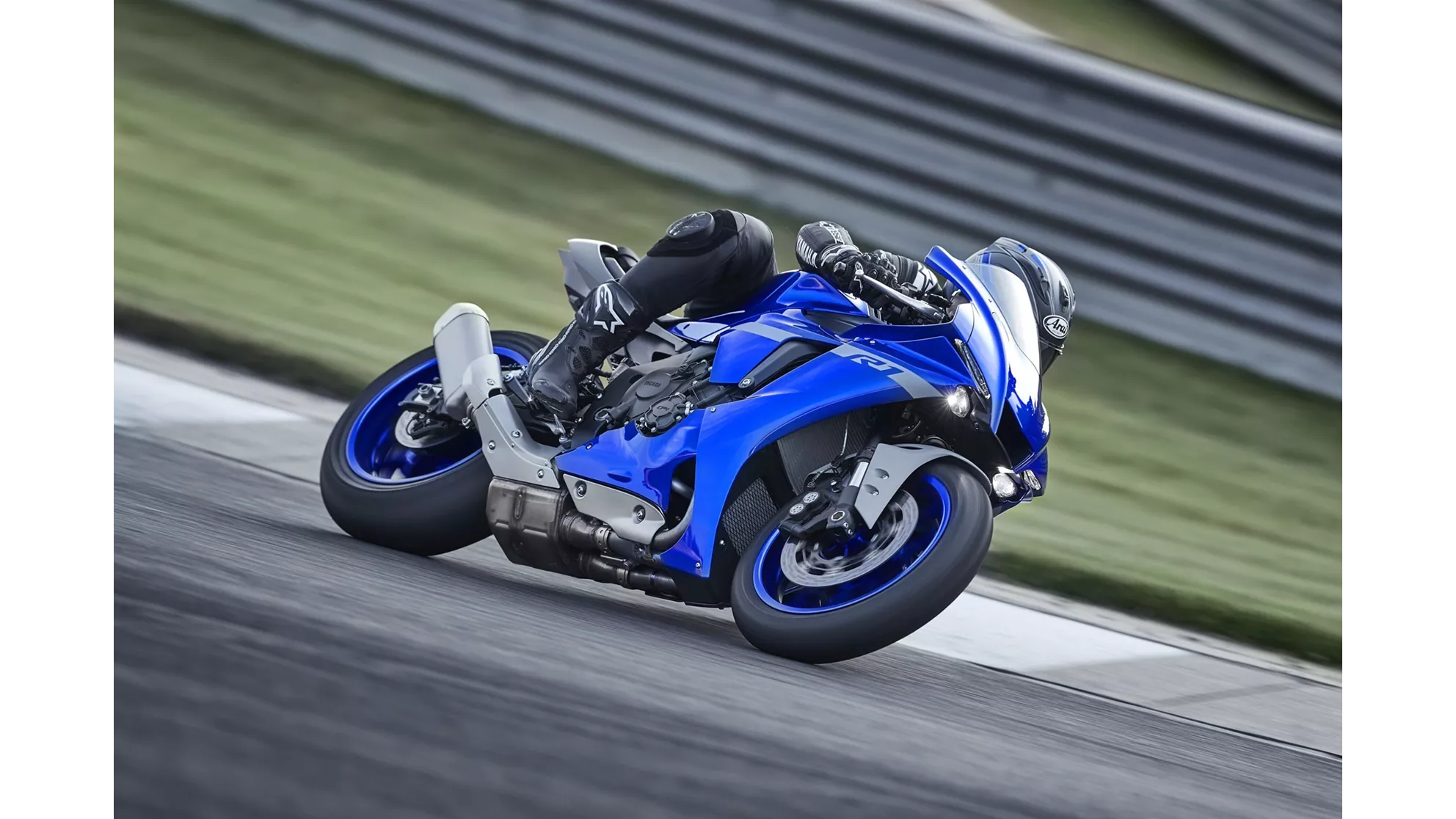 Yamaha R1 - Image 8 Yamaha R1 - Image 8