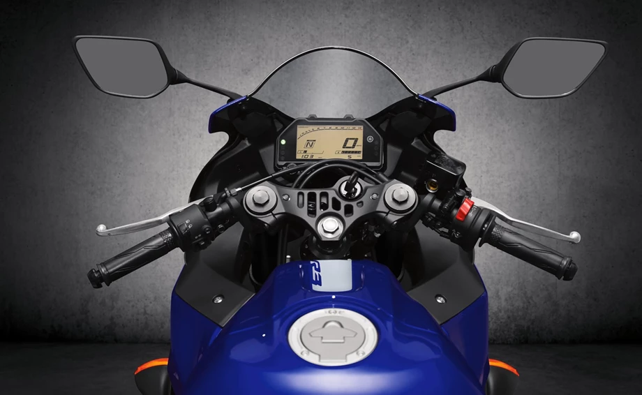 Yamaha R3 Bild 4: Yamaha R3