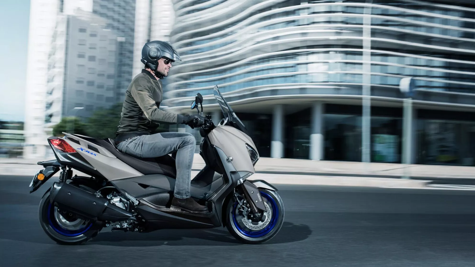 Yamaha XMAX 300 - Image 9 Yamaha XMAX 300 - Image 9
