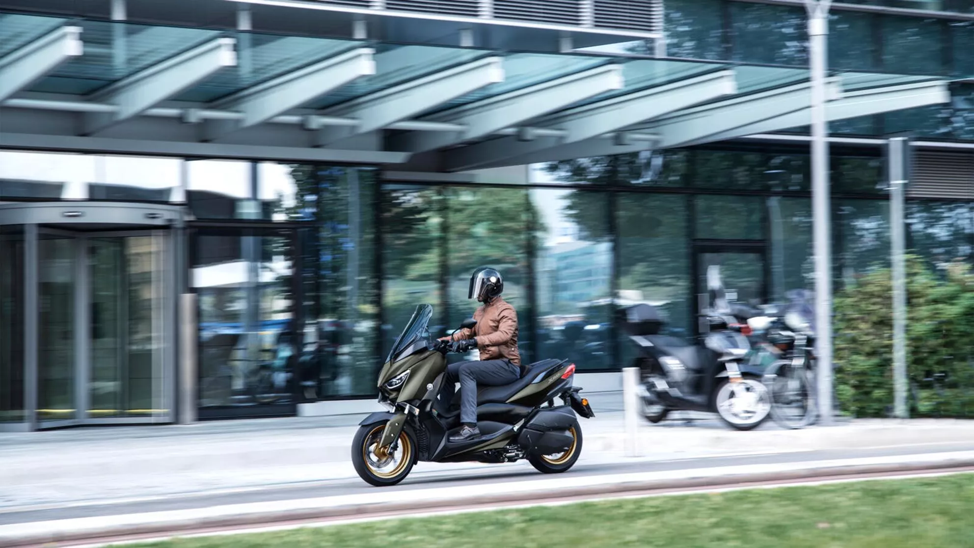 Yamaha XMAX 300 Tech MAX - Image 13 Yamaha XMAX 300 Tech MAX - Image 13