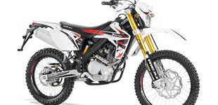 Rieju Marathon 125 Pro 2021 vs Derbi Senda DRD 125 R 2012
