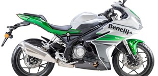 Benelli BN 302 R 2021 vs Kawasaki Ninja ZX-10R 2009