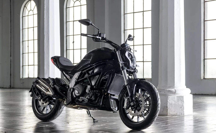 Benelli 502 C Bild 3: Benelli 502 C