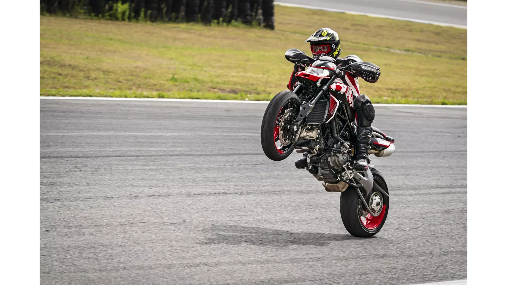 Ducati Hypermotard 950 RVE - Image 17 Ducati Hypermotard 950 RVE - Image 17