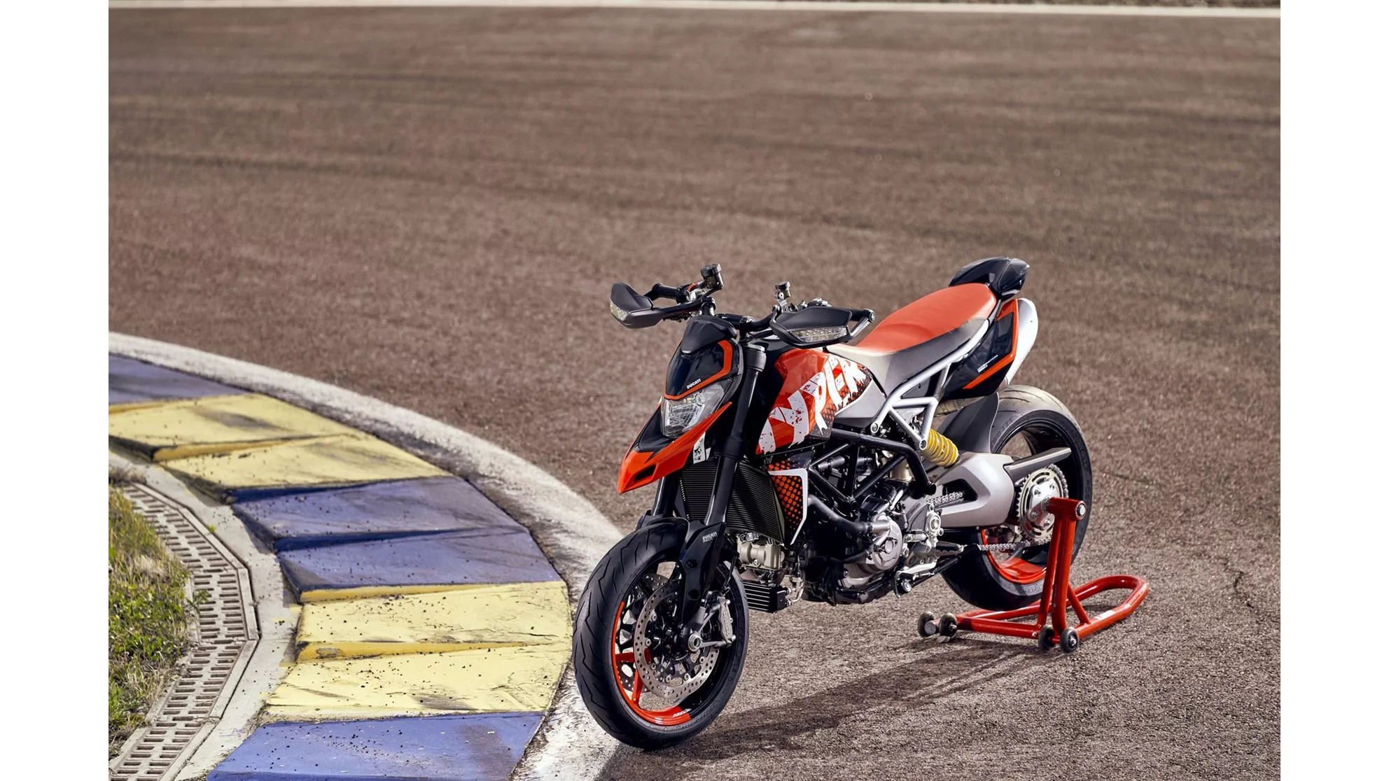 Ducati Hypermotard 950 RVE - Image 19 Ducati Hypermotard 950 RVE - Image 19