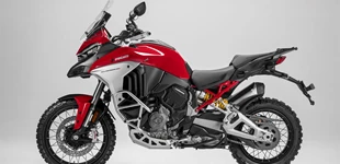 Ducati Multistrada V4 2021 vs BMW R 1200 GS 2017 Ducati Multistrada V4 2021 vs BMW R 1200 GS 2017