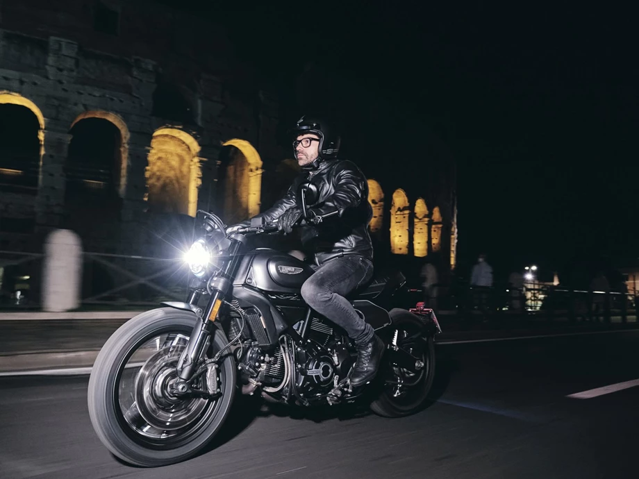 Ducati Scrambler Nightshift Bild 2: Ducati Scrambler Nightshift