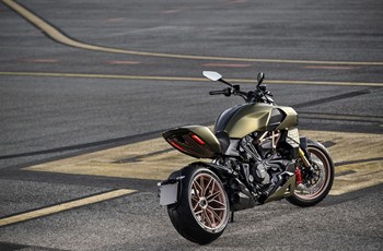 Ducati Diavel 1260 Lamborghini 2021 - Bild 24 Ducati Diavel 1260 Lamborghini 2021 - Bild 24