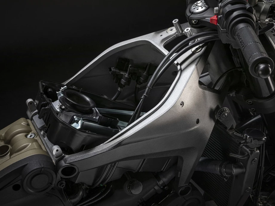 Ducati Monster + Bild 12: Ducati Monster +