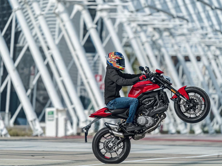 Ducati Monster + Bild 6: Ducati Monster +
