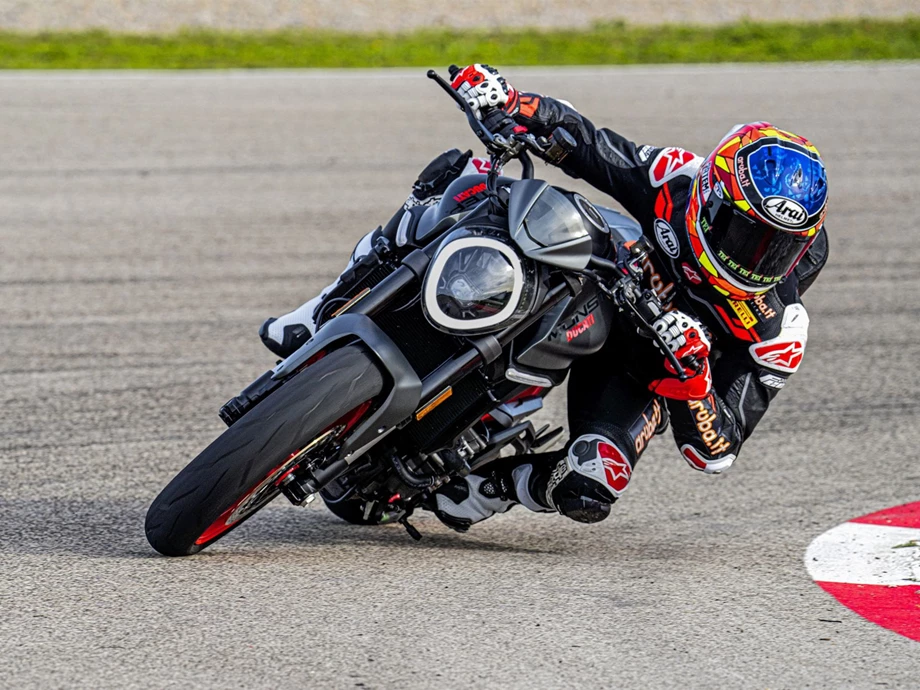 Ducati Monster + Bild 22: Ducati Monster +