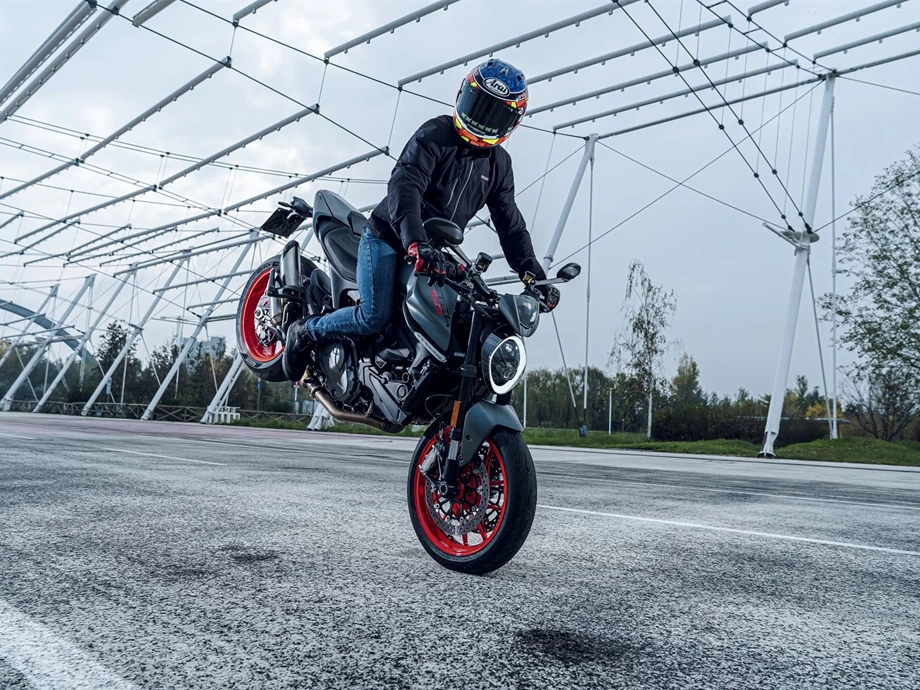 Ducati Monster + Bild 24: Ducati Monster +