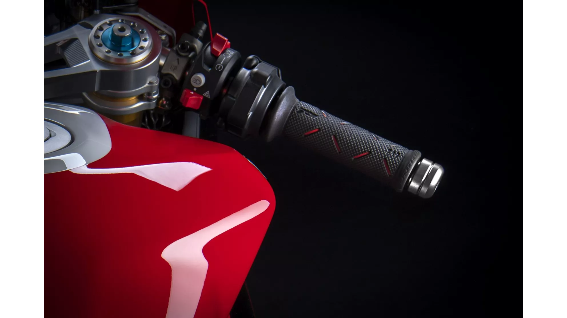 Ducati Panigale V2 Bayliss 1st Championship 20th Anniversary - Image 10 Ducati Panigale V2 Bayliss 1st Championship 20th Anniversary - Image 10