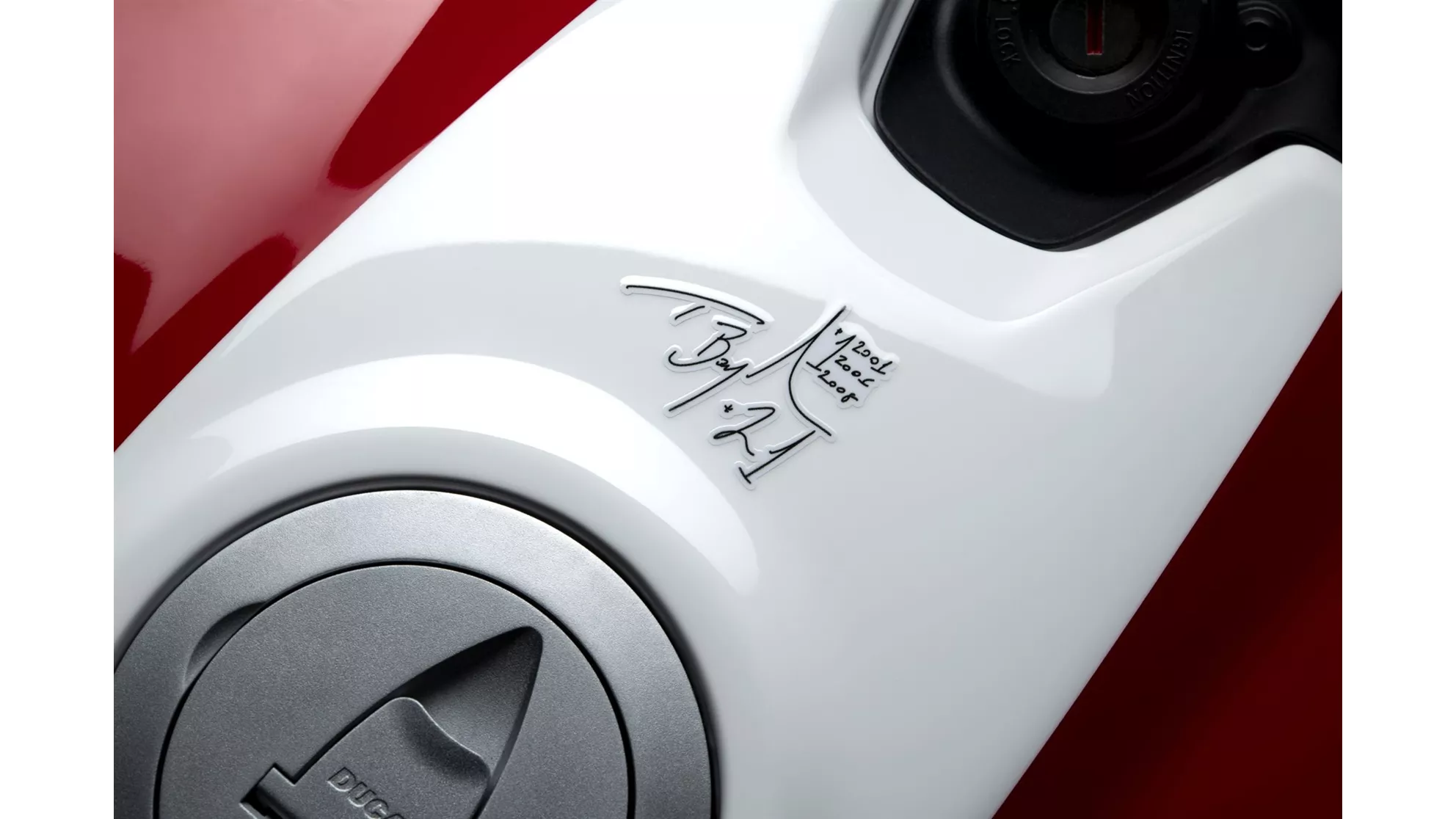 Ducati Panigale V2 Bayliss 1st Championship 20th Anniversary - Image 19 Ducati Panigale V2 Bayliss 1st Championship 20th Anniversary - Image 19