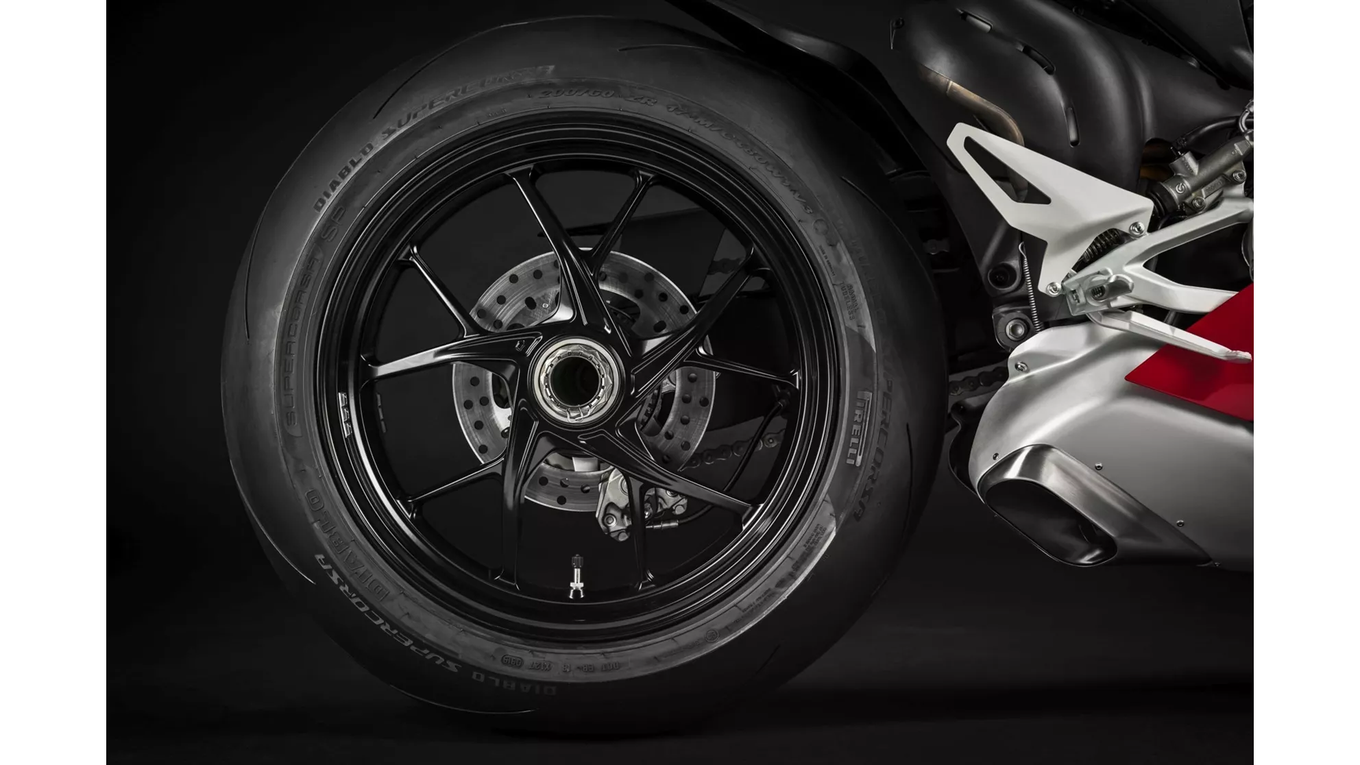Ducati Panigale V4 - Image 5 Ducati Panigale V4 - Image 5