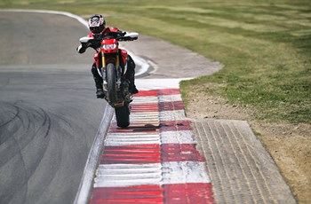 Ducati Hypermotard 950 SP 2021 - Bild 21 Ducati Hypermotard 950 SP 2021 - Bild 21