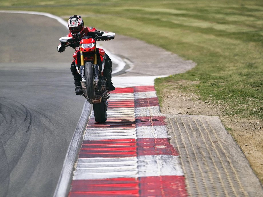Ducati Hypermotard 950 SP Bild 20: Ducati Hypermotard 950 SP
