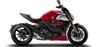 Ducati Diavel 1260 S 2022 vs Ducati Diavel 1260 S 2021
