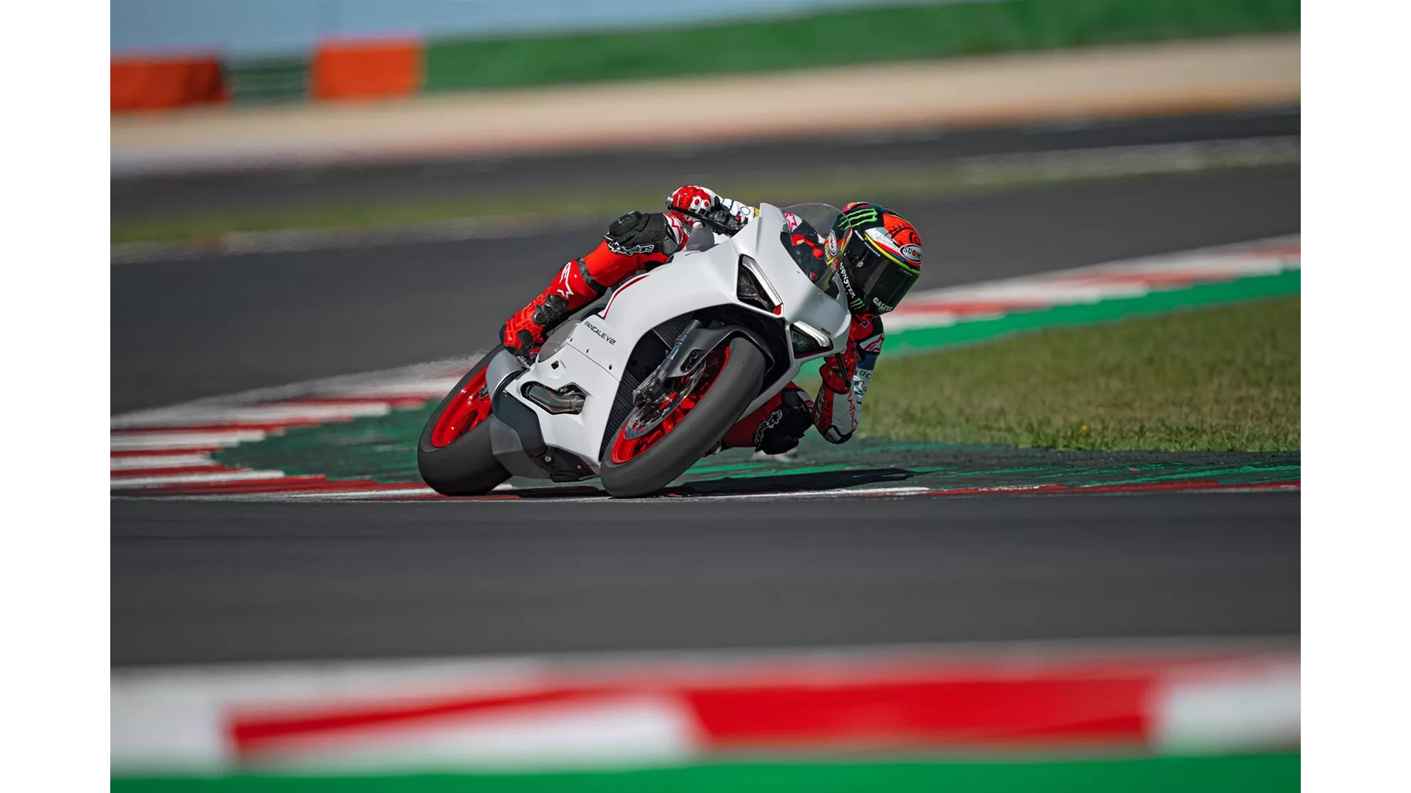 Ducati Panigale V2 - Image 18 Ducati Panigale V2 - Image 18