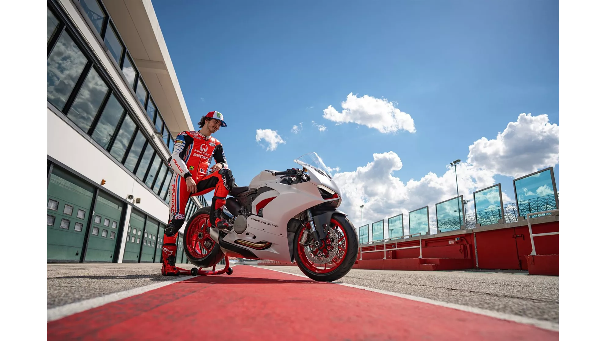 Ducati Panigale V2 - Image 23 Ducati Panigale V2 - Image 23