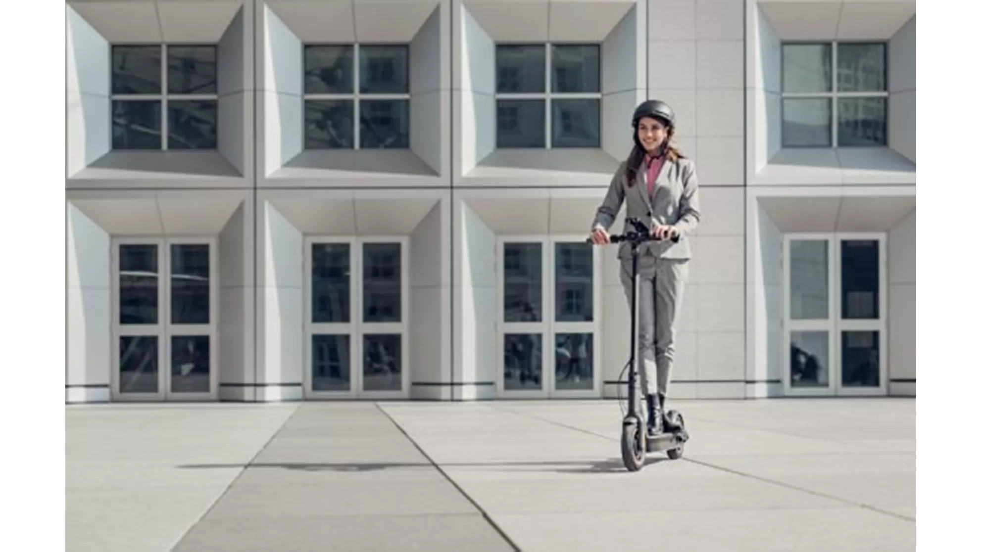 Segway Ninebot Kickscooter MAX G30 - Image 1 Segway Ninebot Kickscooter MAX G30 - Image 1