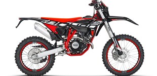 Beta RR 125 LC Enduro 2021 vs Beta RR Motard 125 4T LC 2022