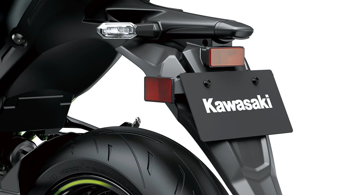 Kawasaki Z900 Bild 9: Kawasaki Z900