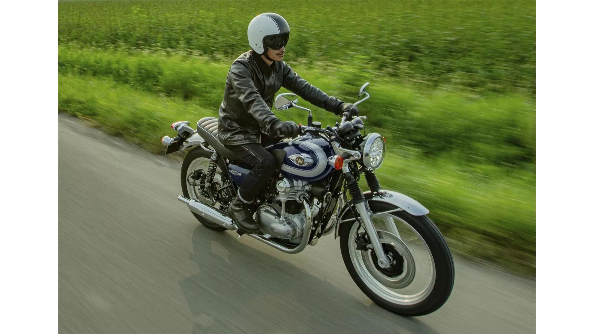 Kawasaki W800 - Image 1 Kawasaki W800 - Image 1