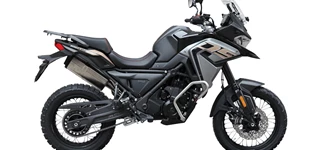 Yamaha MT-07 2017 vs Voge 650DSX 2021 Yamaha MT-07 2017 vs Voge 650DSX 2021