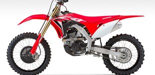 Red Moto CRF 250R 2021 vs Honda CRF250R 2022