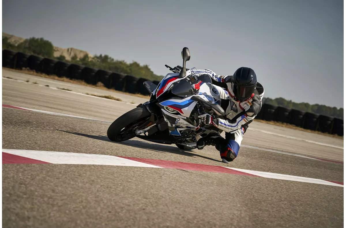 BMW M 1000 RR BMW M 1000 RR