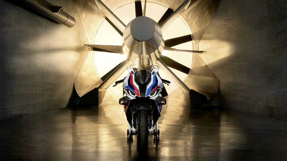 BMW M 1000 RR Bild 33: BMW M 1000 RR