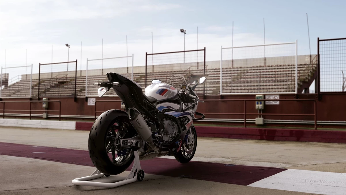 BMW M 1000 RR Bild 39: BMW M 1000 RR