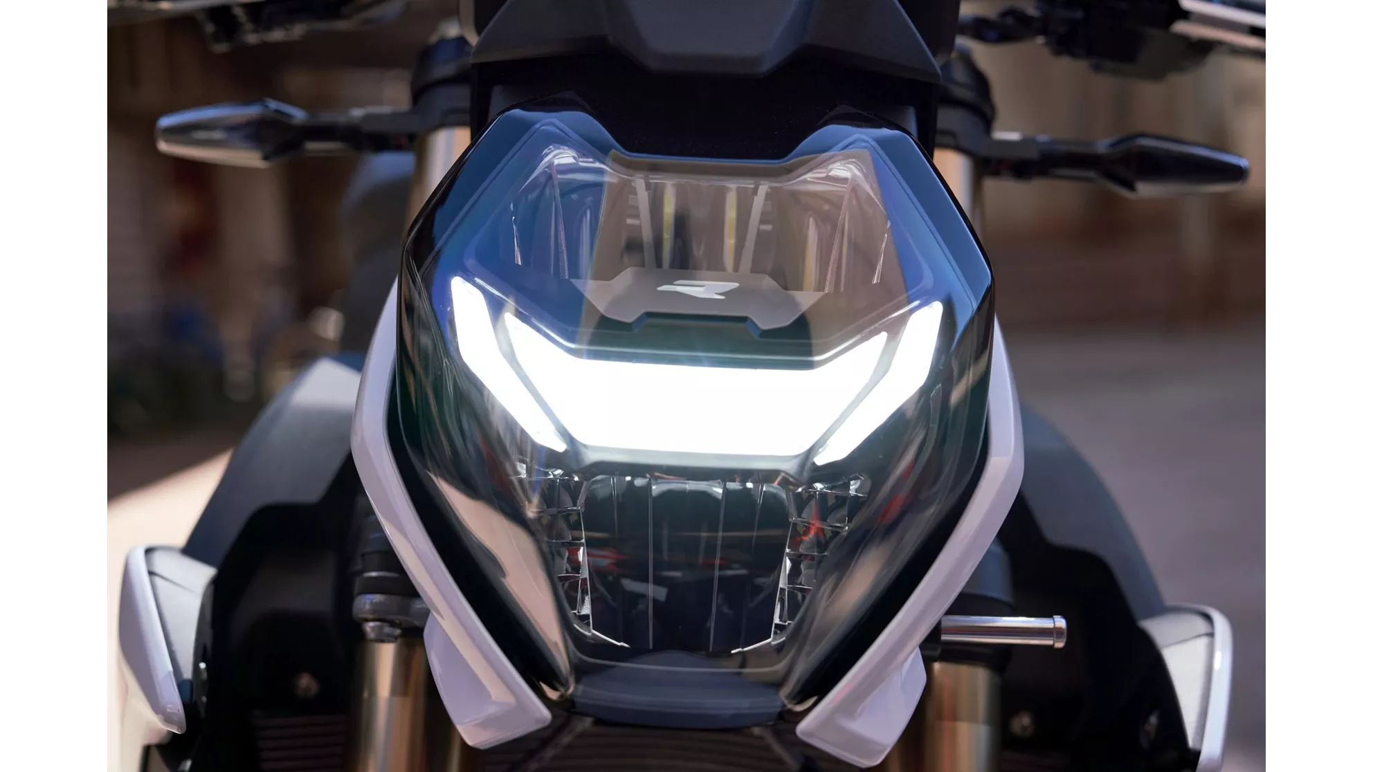 BMW S 1000 R - Image 4 BMW S 1000 R - Image 4