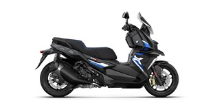 Yamaha NMAX 125 2020 vs BMW C 400 X 2021