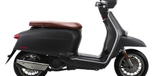 Lambretta V125 Special 2021 vs Vespa Primavera 125 i.e. 3V 2013