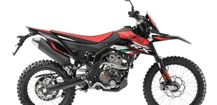 Suzuki DR-Z4S 2025 vs Aprilia RX 125 2021 Suzuki DR-Z4S 2025 vs Aprilia RX 125 2021