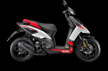 Aprilia SR 50 Motard 2021 - Bild 6 Aprilia SR 50 Motard 2021 - Bild 6
