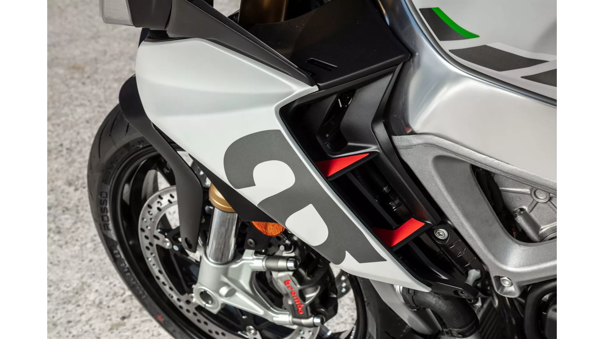 Aprilia Tuono V4 1100 - Image 6 Aprilia Tuono V4 1100 - Image 6