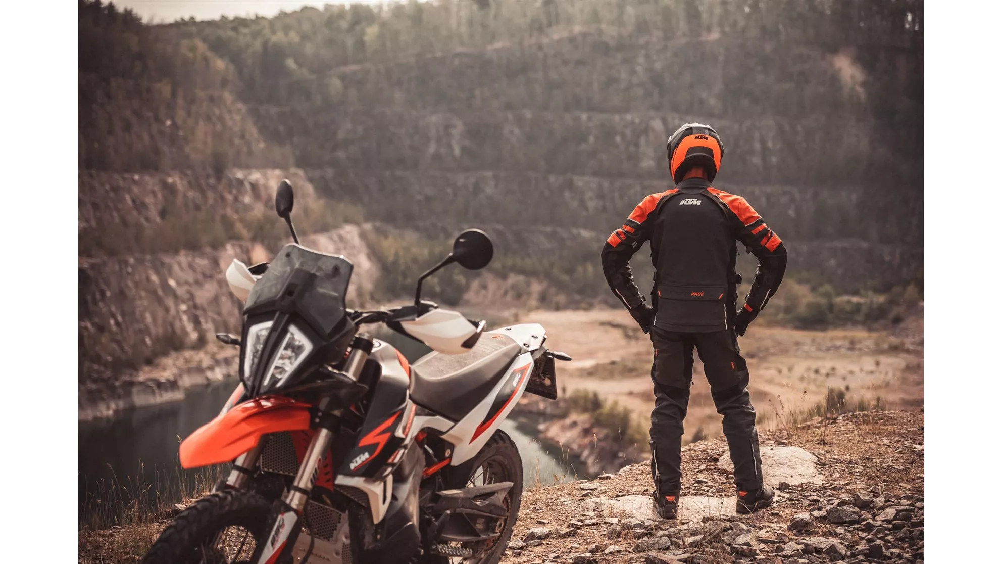 KTM 890 Adventure R - Image 3 KTM 890 Adventure R - Image 3