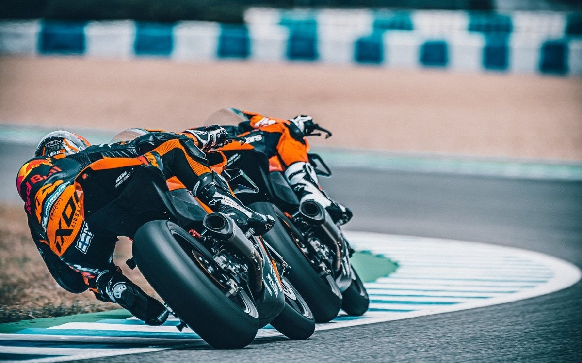 KTM RC 8C